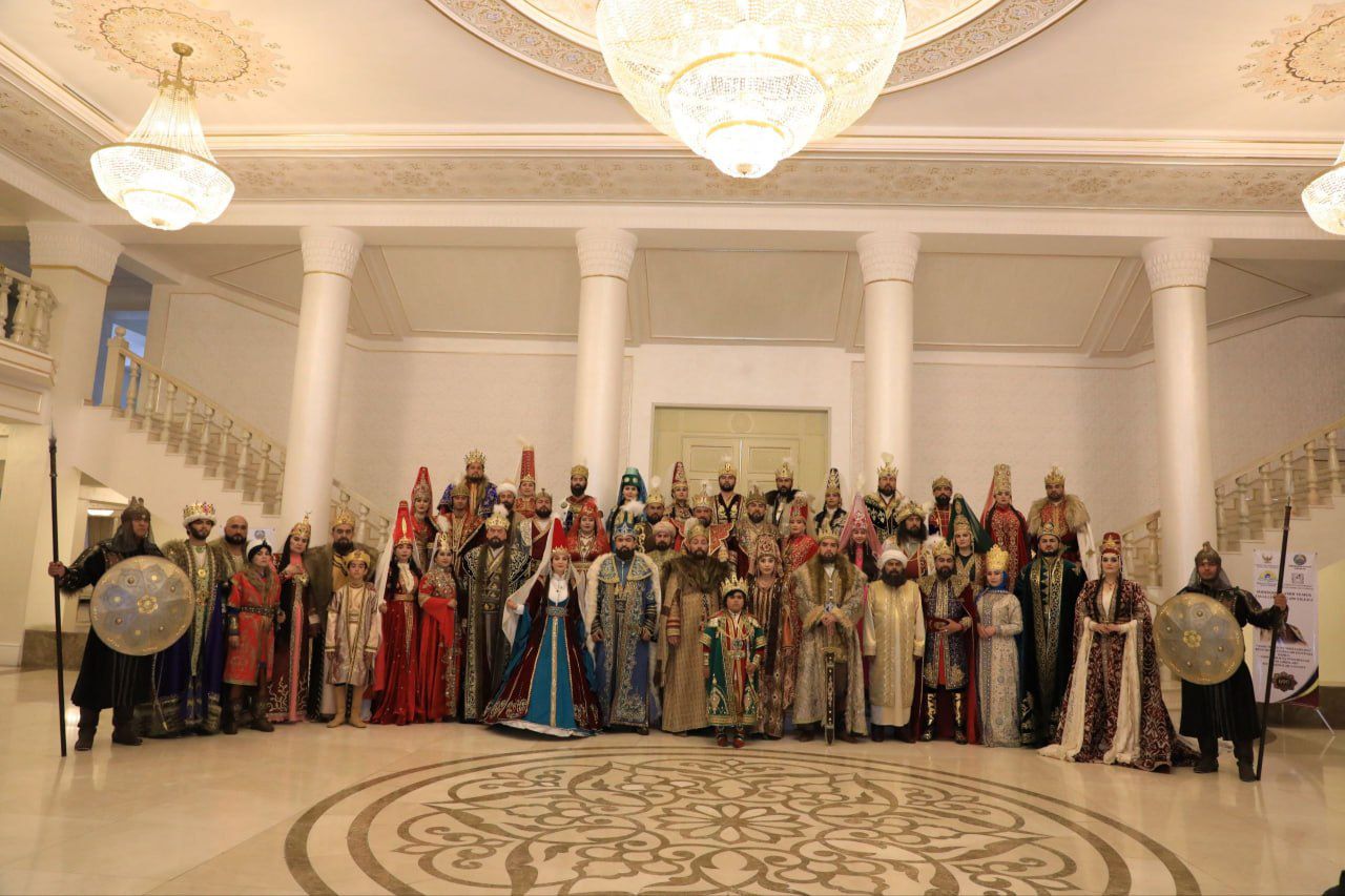 🎭 “Amir Temur va temuriylar davriy liboslar” namoyishida